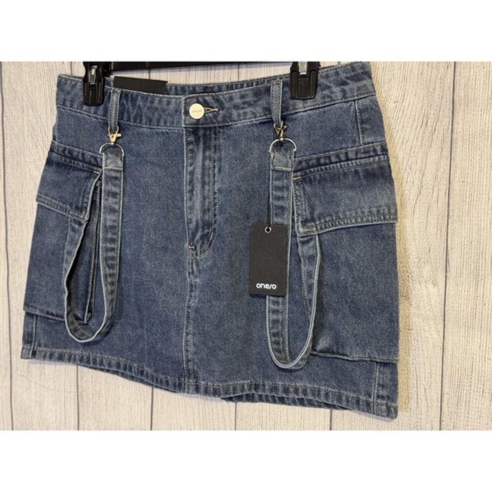 Oneso Women's Denim Mini Skirt M Blue Jean Utility Pocket‎ Strap Detail NWT - Picture 2 of 6